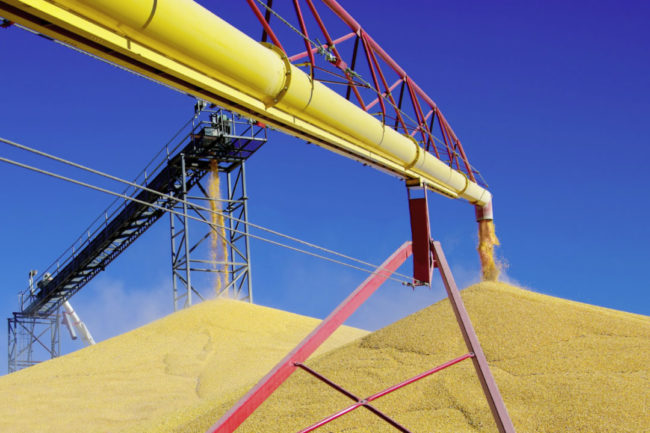 Grain bin unloading