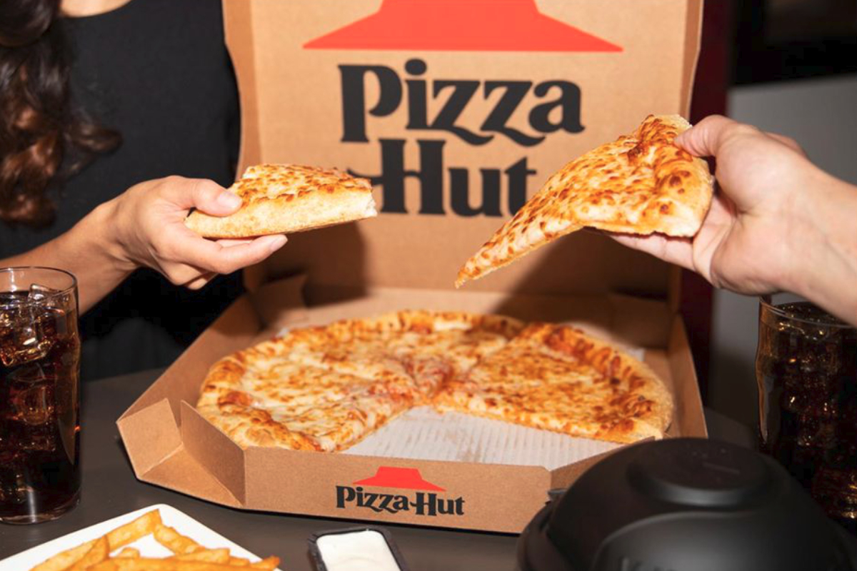 Steep Sales Drop At Pizza Hut Bogs Down Yum Earnings 02 07 Baking Business