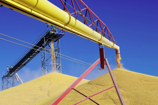 Grain bin unloading