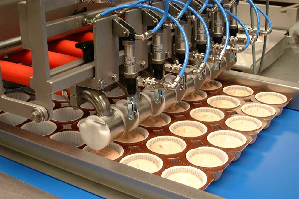Automatic Cake Icing Decorating Machine: Ideal for Business Bakeries