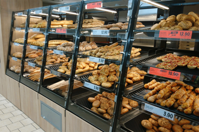 Supermarket pastry cabinet.